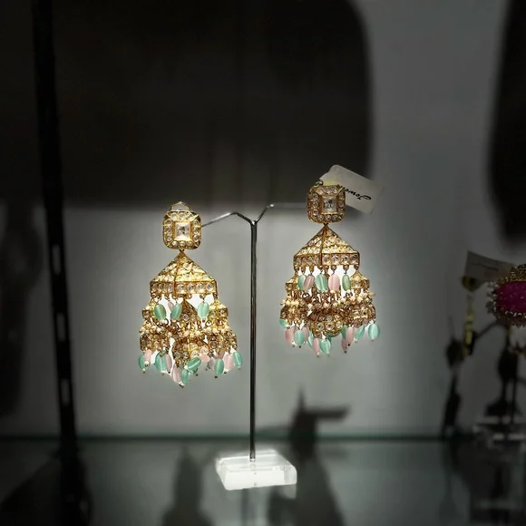 Earrings - Picture 1 of 1